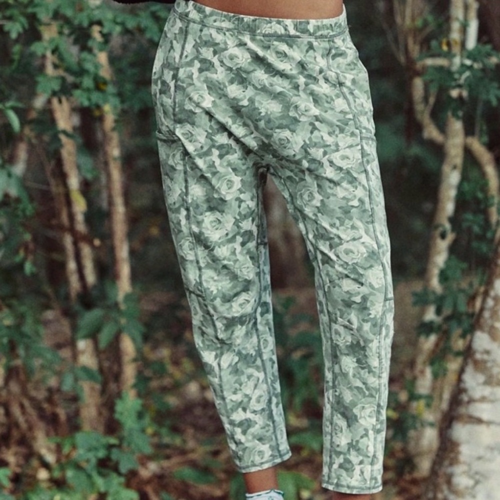 Free People Hot Shot Pants Floral Camo